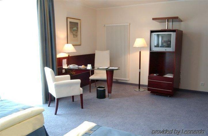 Hotel Konig Ludwig II Garching bei Muenchen Room photo